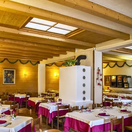 Al Pelmo Wellness Otel Pieve di Cadore